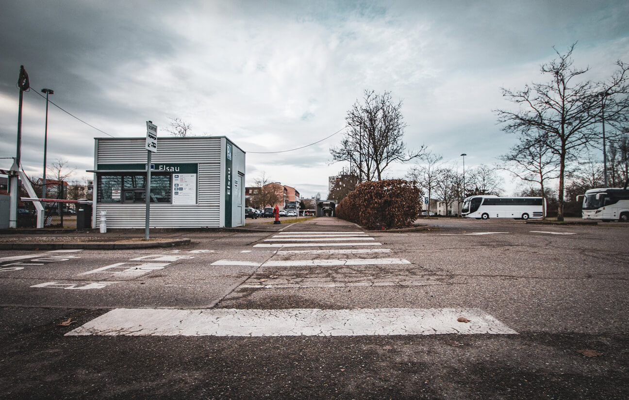 P R Elsau - entrée du parking avec guérite